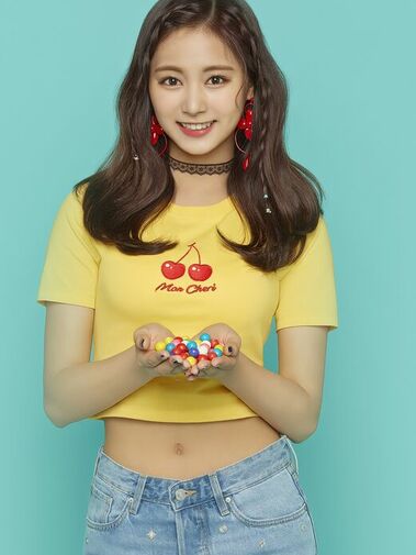 Tzuyu (쯔위)